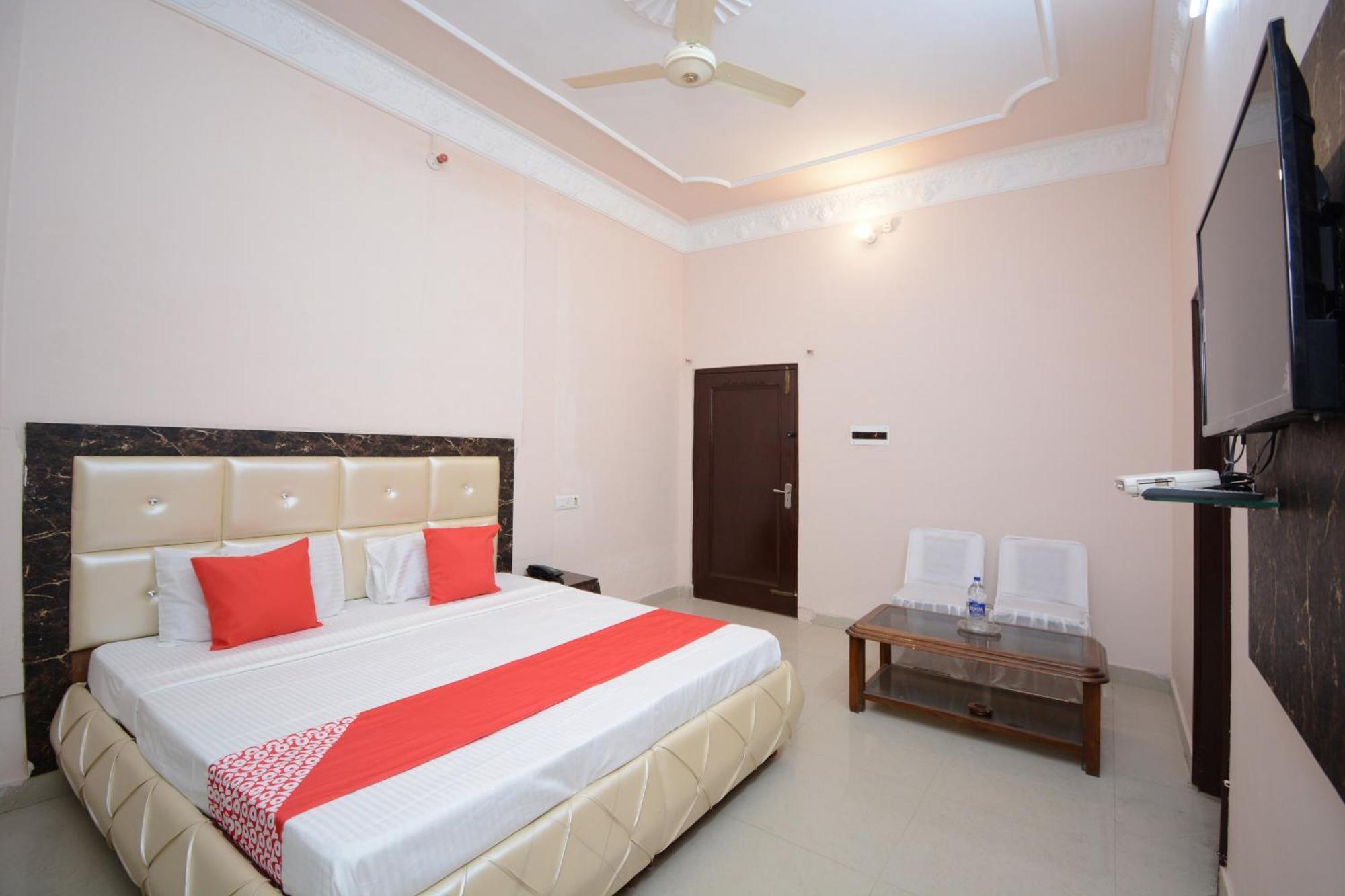 Hotel Asia Palace Pathānkot Esterno foto