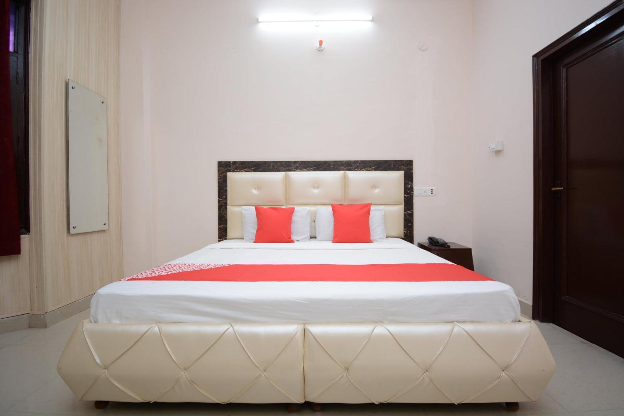 Hotel Asia Palace Pathānkot Esterno foto