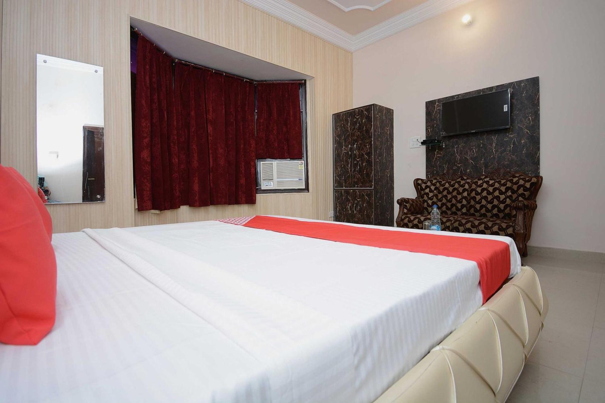Hotel Asia Palace Pathānkot Esterno foto