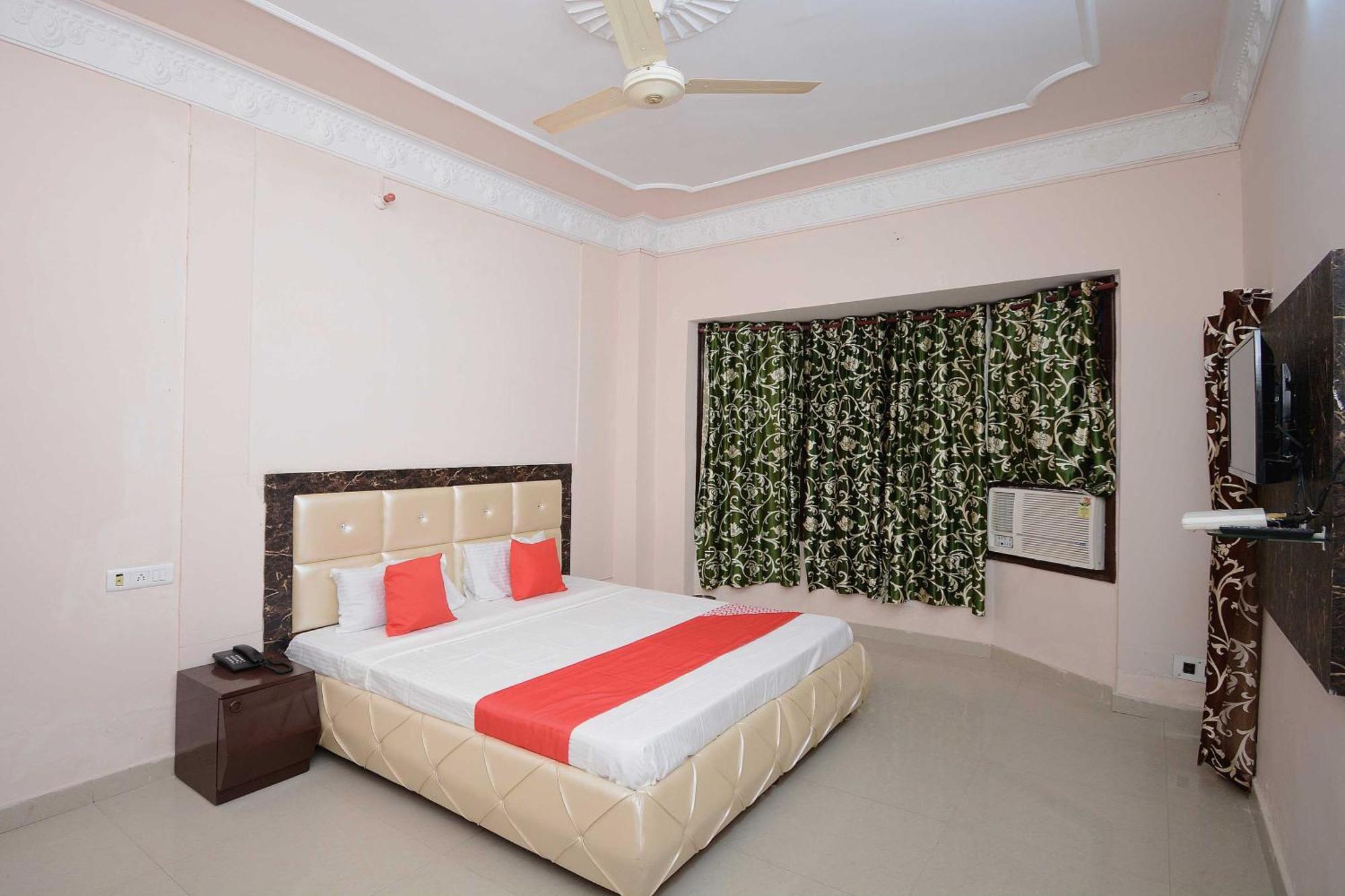 Hotel Asia Palace Pathānkot Esterno foto