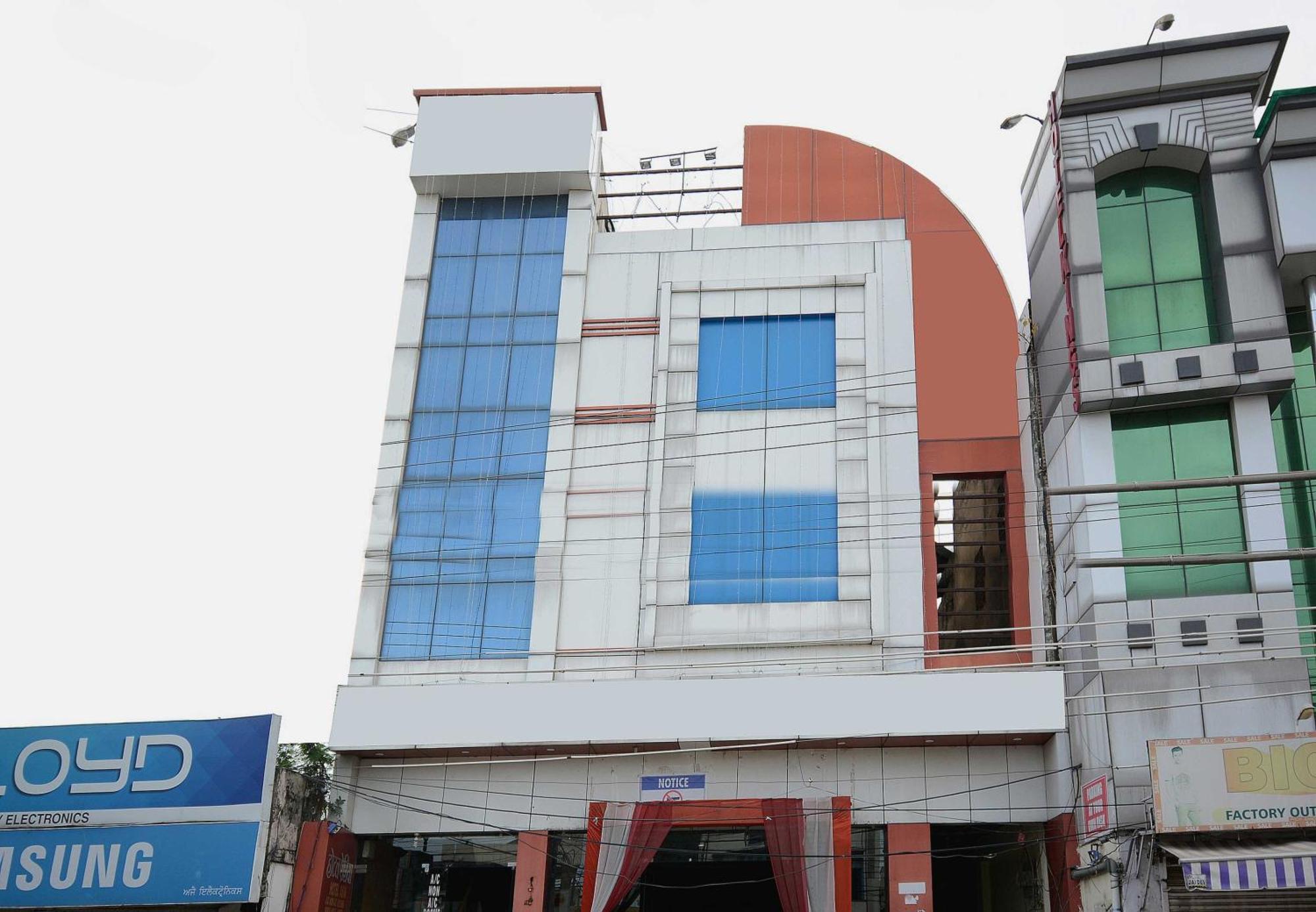 Hotel Asia Palace Pathānkot Esterno foto
