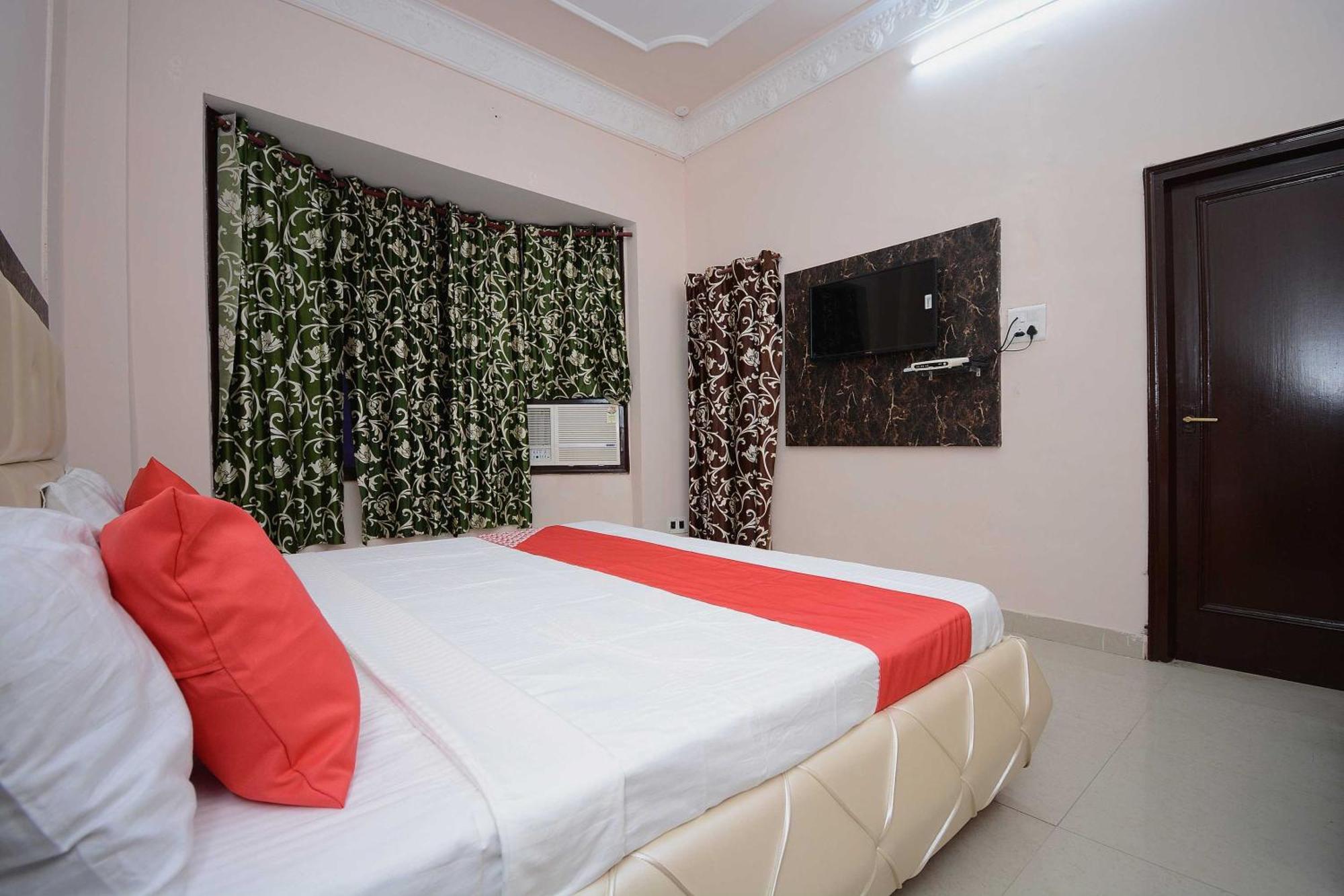 Hotel Asia Palace Pathānkot Esterno foto