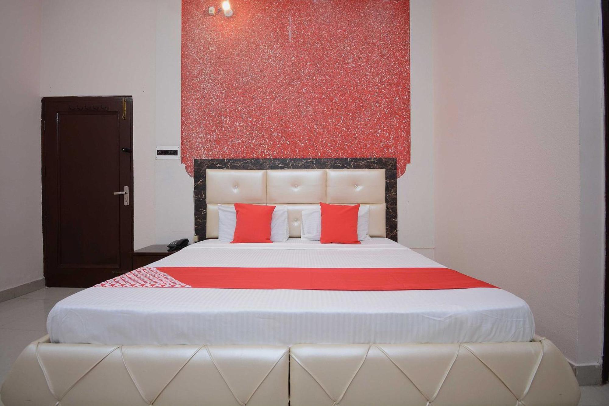 Hotel Asia Palace Pathānkot Esterno foto