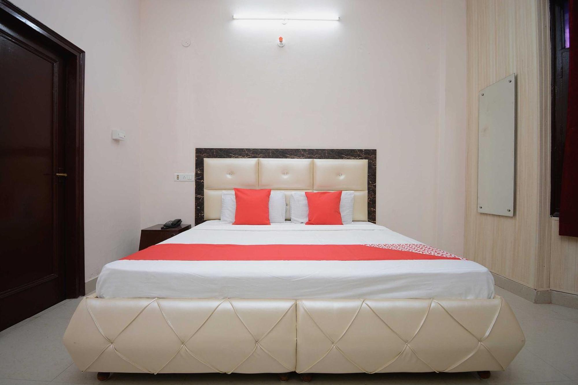 Hotel Asia Palace Pathānkot Esterno foto