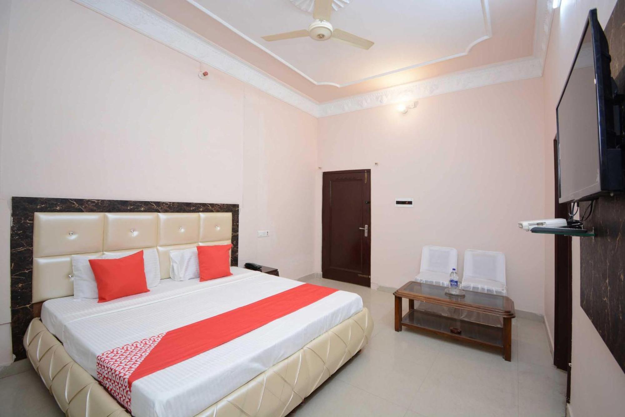 Hotel Asia Palace Pathānkot Esterno foto