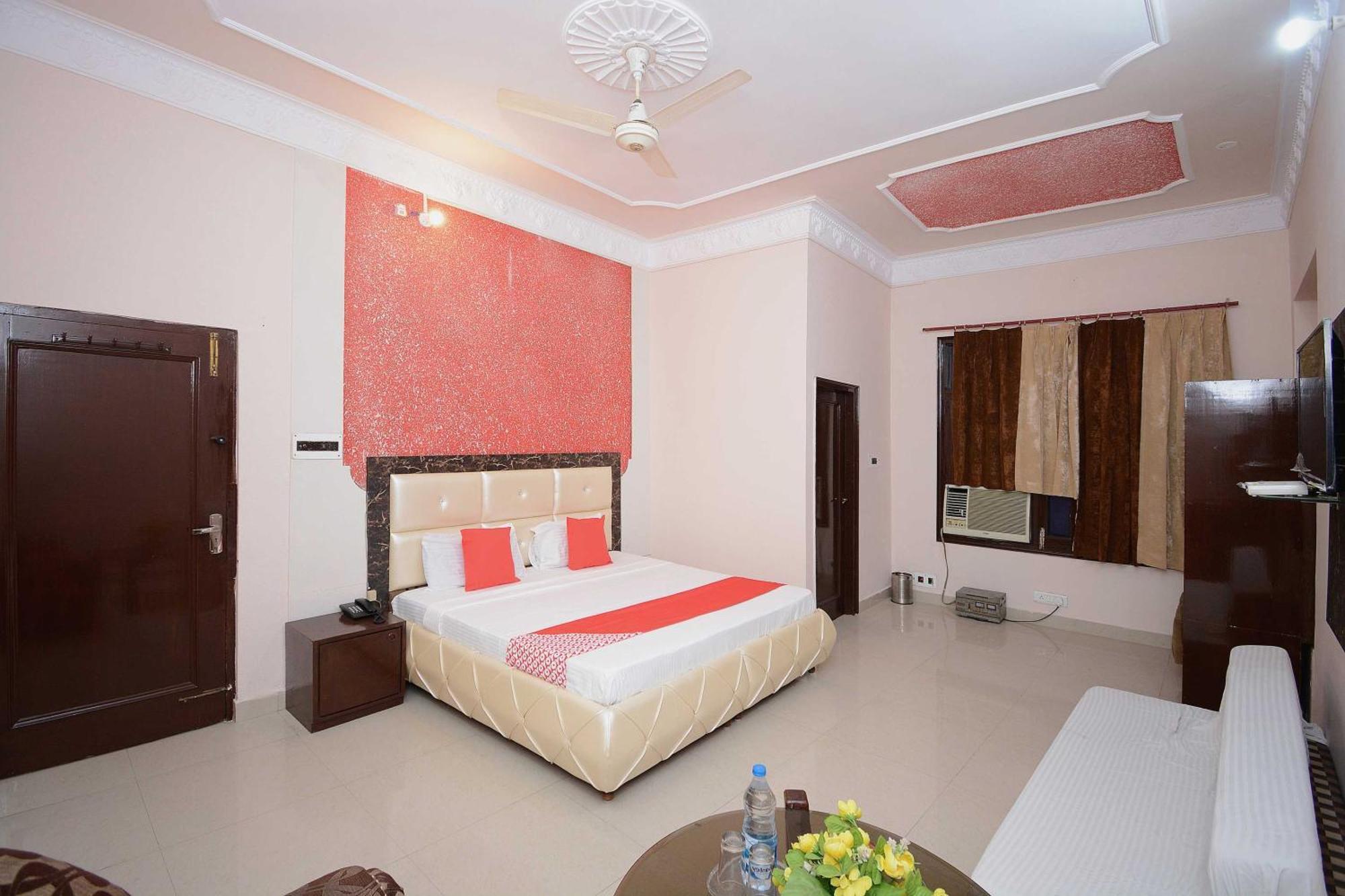 Hotel Asia Palace Pathānkot Esterno foto