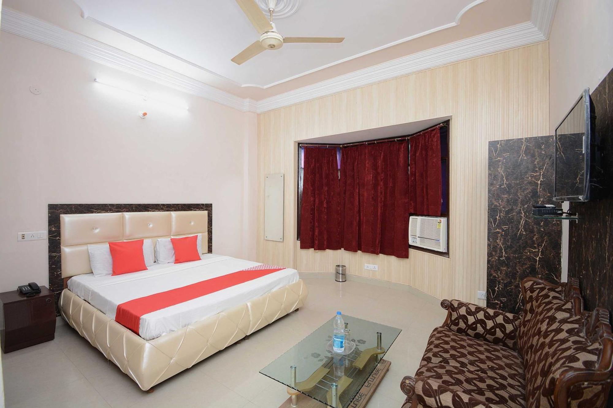 Hotel Asia Palace Pathānkot Esterno foto