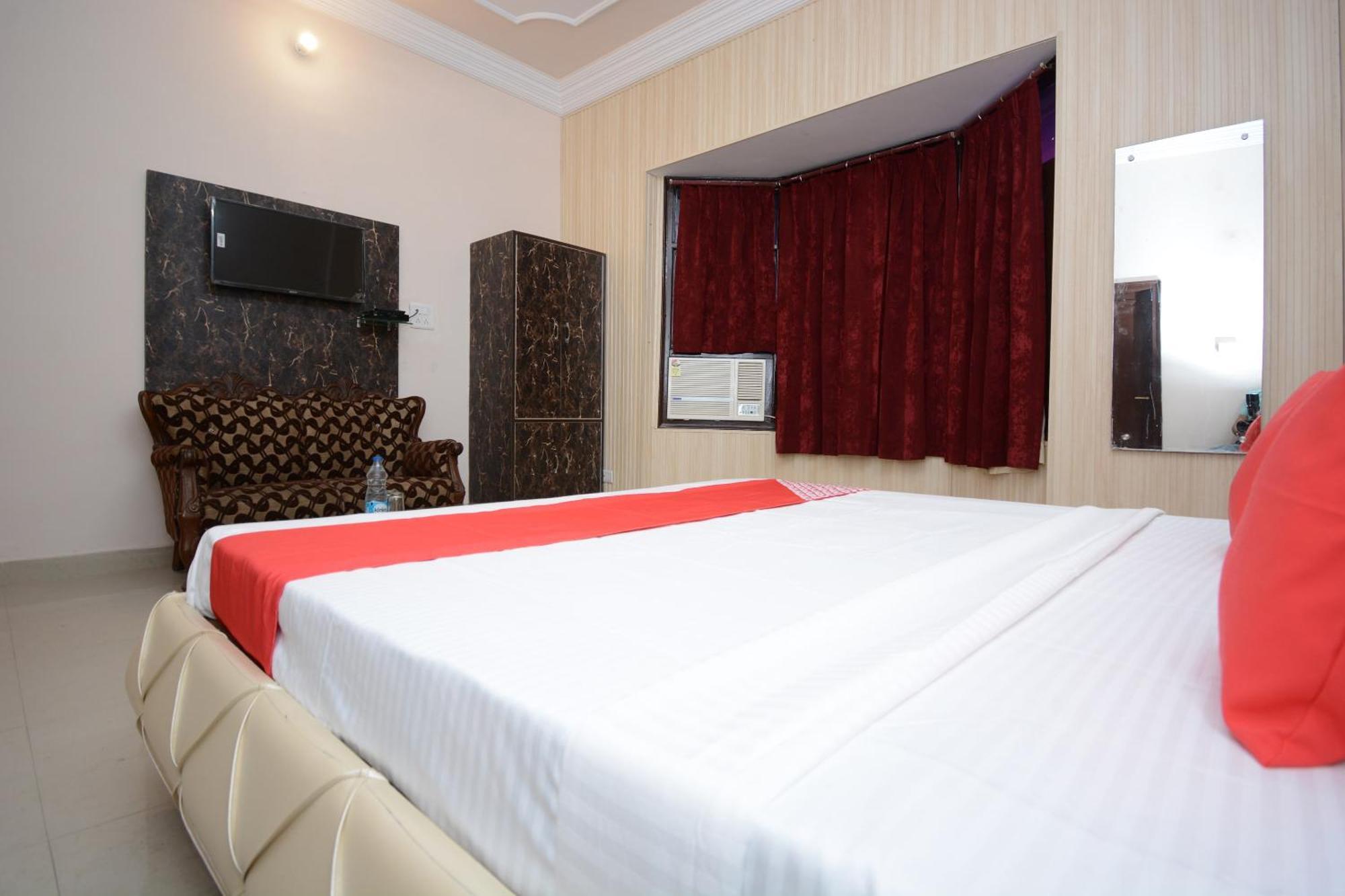 Hotel Asia Palace Pathānkot Esterno foto