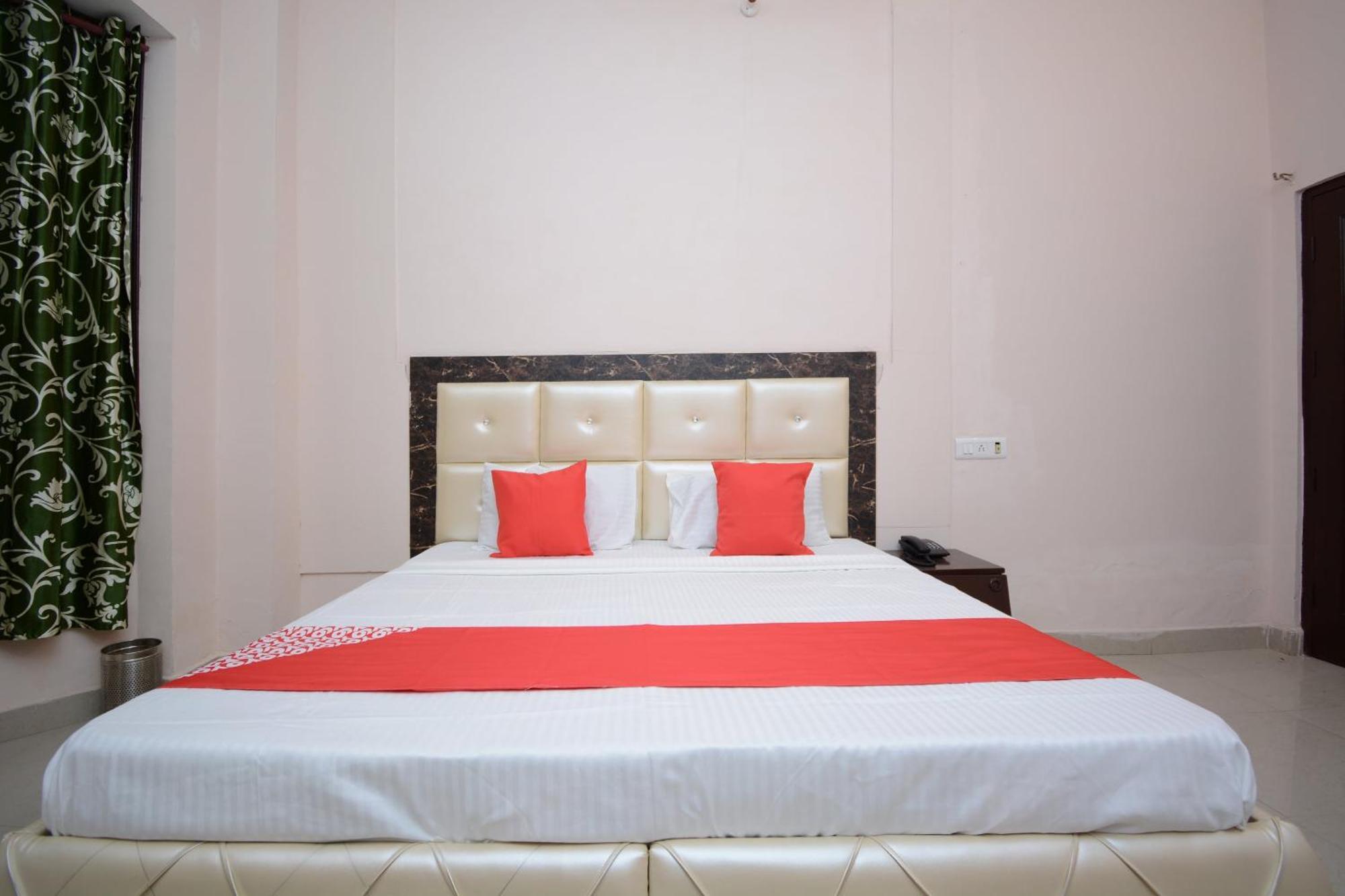Hotel Asia Palace Pathānkot Esterno foto