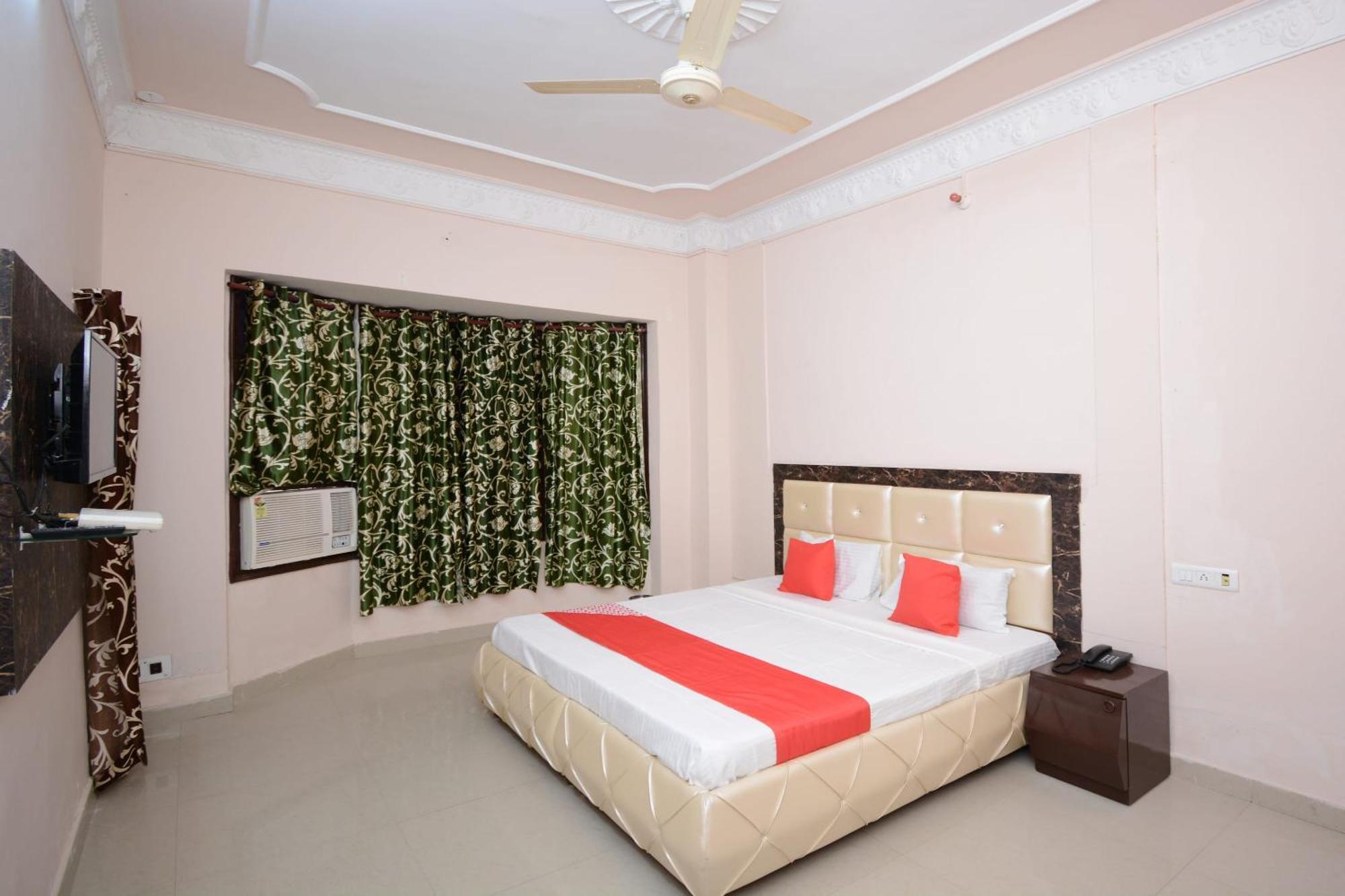 Hotel Asia Palace Pathānkot Esterno foto