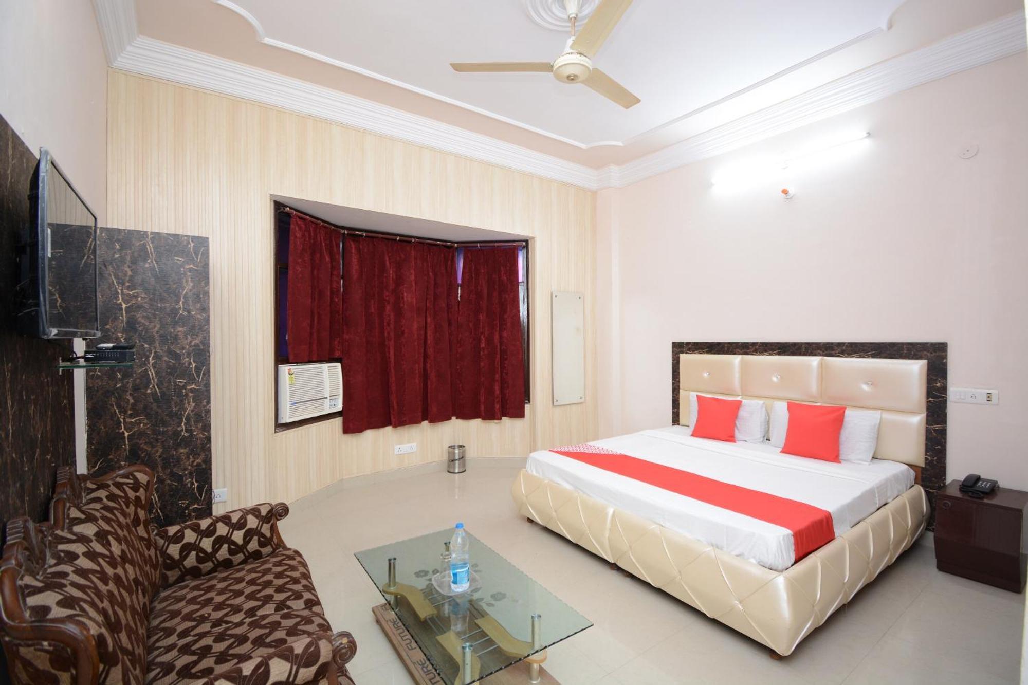 Hotel Asia Palace Pathānkot Esterno foto